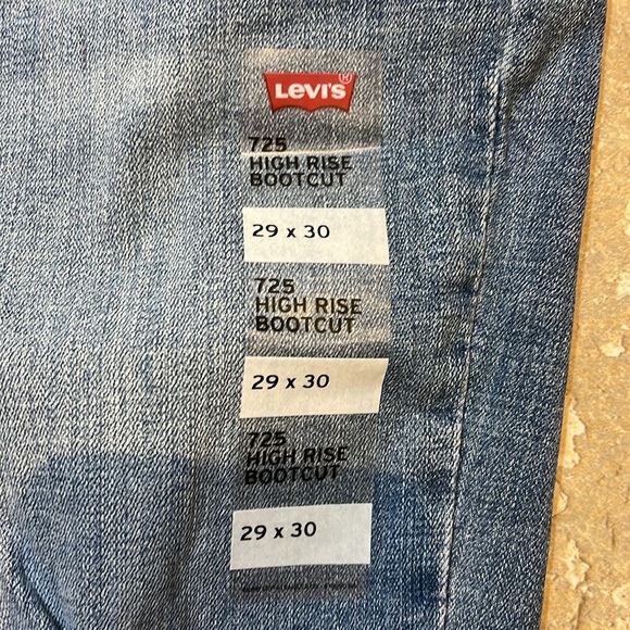 🆕 Levi’s 725 Women’s High Rise Boot Cut - Picture 3 of 12